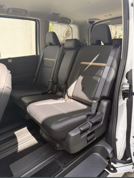 Spacious Minivan 3