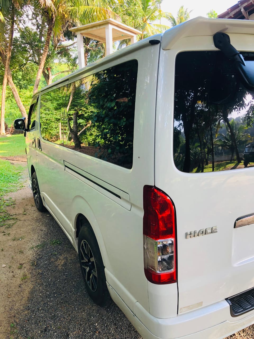 Large Van (Hiace) 2